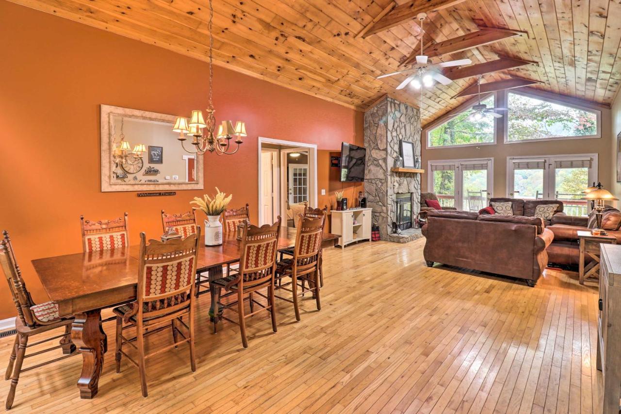 Rustic Red Cabin With Deck In Maggie Valley Club! Luaran gambar