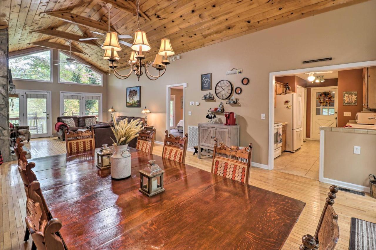 Rustic Red Cabin With Deck In Maggie Valley Club! Luaran gambar