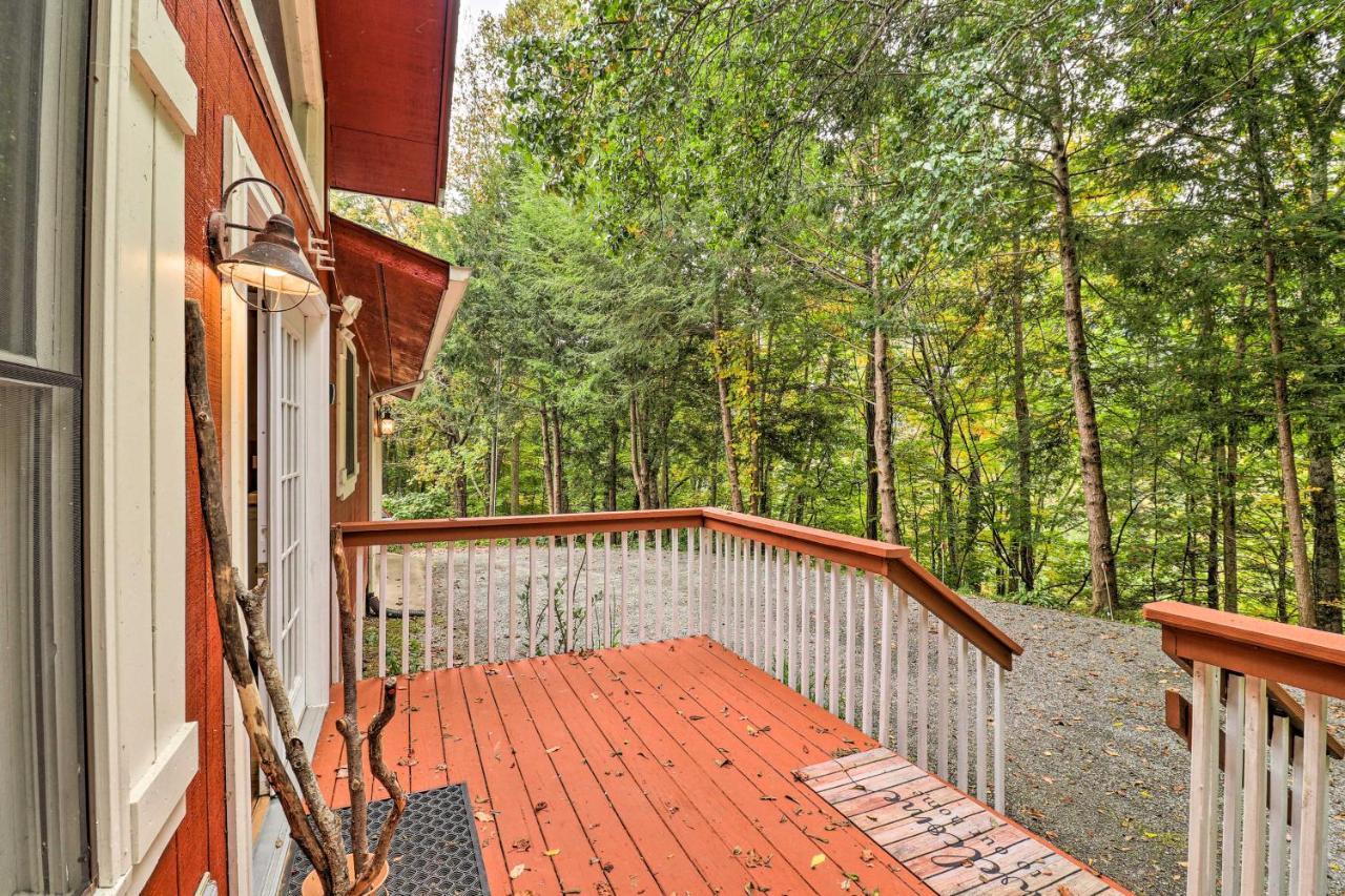 Rustic Red Cabin With Deck In Maggie Valley Club! Luaran gambar